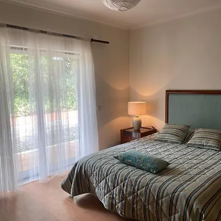 A Casa Minhas Netas * Caldas Da Rainha